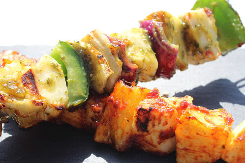 Рецепт: Шашлик із сиру Halloumi — свіжий із травами